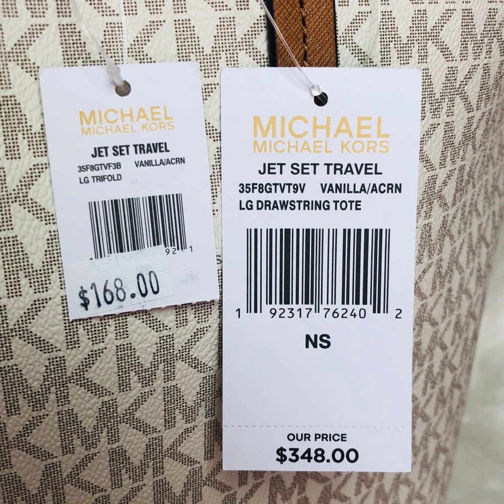 Michael Kors Jet Set Travel Tote and Wallet Set - Picture 8 of 8